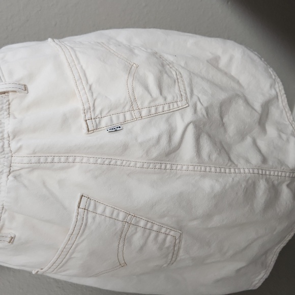 Levi's Iconic Button-Up Dress - Picture 10 of 12